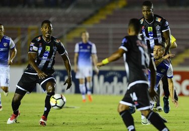 Tauro va por golpe final ante Dallas