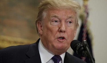 Presidente Trump firma la ley que evita cierre del gobierno federal