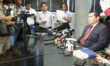 Asamblea Nacional retira todas las placas oficiales a diputados