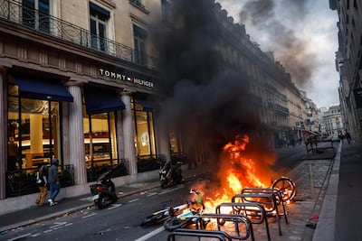 Protestas en Francia dejan 1,200 detenidos y daños en París, Marsella y Lyon
