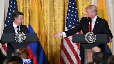 Donald Trump pide a Juan Manuel Santos detener producción de cocaína