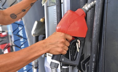Aprueban compensar alza en combustible, MEF debería buscar recursos