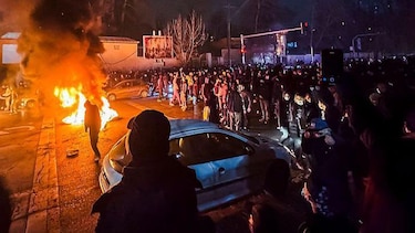 ‘Enemigos de Dios’: las protestas en Irán desafían a las fuerzas de seguridad, a pesar de los reportes de cientos de muertos y heridos