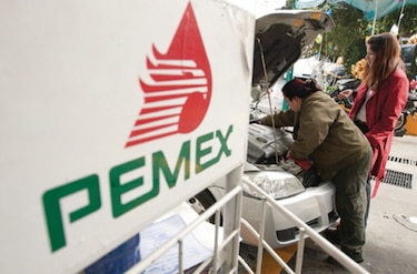 Presidente mexicano busca restaurar los poderes a Pemex