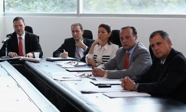 Comisión aprueba en primer debate paquete de reformas electorales
