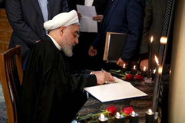 Presidente iraní pide ‘unidad nacional’ tras protestas por derribo de avión