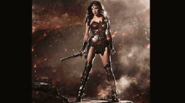 Gal Gadot se viste de Mujer maravilla