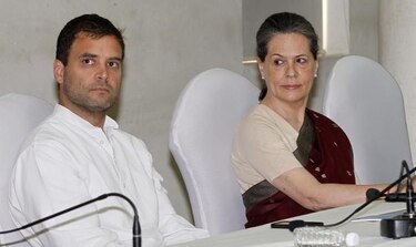Los Gandhi ofrecen su renuncia por derrota en elecciones, pero es rechazada