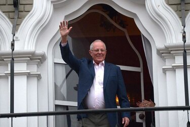 Kuczynski resiste con una escasa ventaja ante Fujimori en presidencial