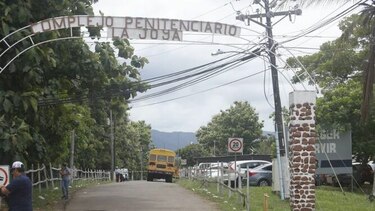 Tres presuntos homicidas se evaden de La Joya