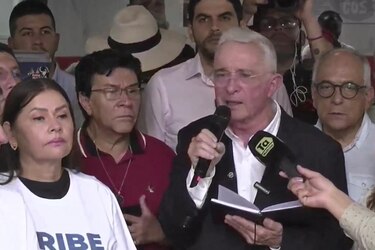 Jueza considera probado el fraude procesal en juicio a Uribe, pero lo absuelve de soborno