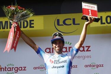 Matthews se impone en la etapa 14 del Tour, Vingegaard aguanta el ataque de Pogacar