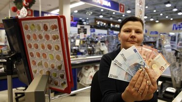 Euro baja tras señales de estímulo en la eurozona