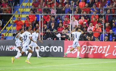 Con Armando Cooper hubo superioridad y manejo de la pelota, asegura DT del Sporting San Miguelito tras un valioso empate en Guatemala