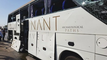 Al menos 17 heridos por explosión en autobús de turistas en El Cairo cerca de pirámides