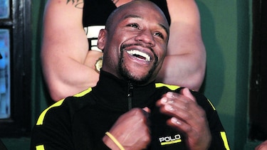 Piden a McGregor se decida sobre Mayweather