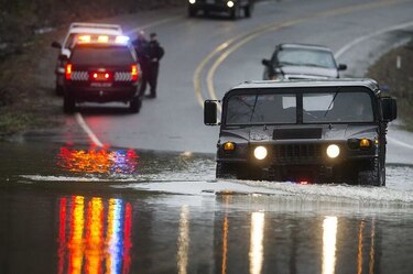 Cierran autopista entre Washington y Oregon por tormenta
