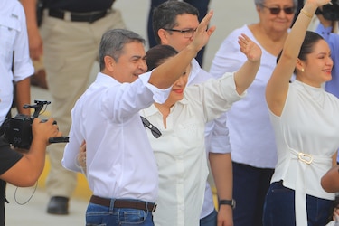 Juan Orlando Hernández vuelve a Honduras para enfrentar la justicia tras indulto en Estados Unidos
