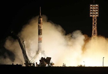 Despega nave Soyuz con tres astronautas rumbo la Estación Espacial Internacional