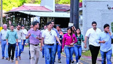 Empresas visitan parque Omar