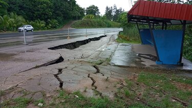 Losa de la vía Transístmica se desprende en el área de Sabanitas