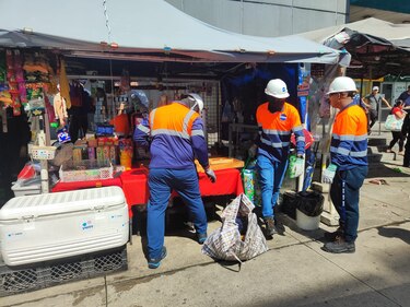 Desalojan a más de 30 buhoneros en predios de la estación del Metro de San Miguelito