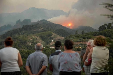 Incendio sin control provoca 'drama medioambiental' en Canarias