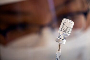 Canadá aprueba el uso de la vacuna bivalente de Pfizer contra ómicron