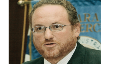 Adolfo  Linares : 'Tenemos complejo de país bananero'