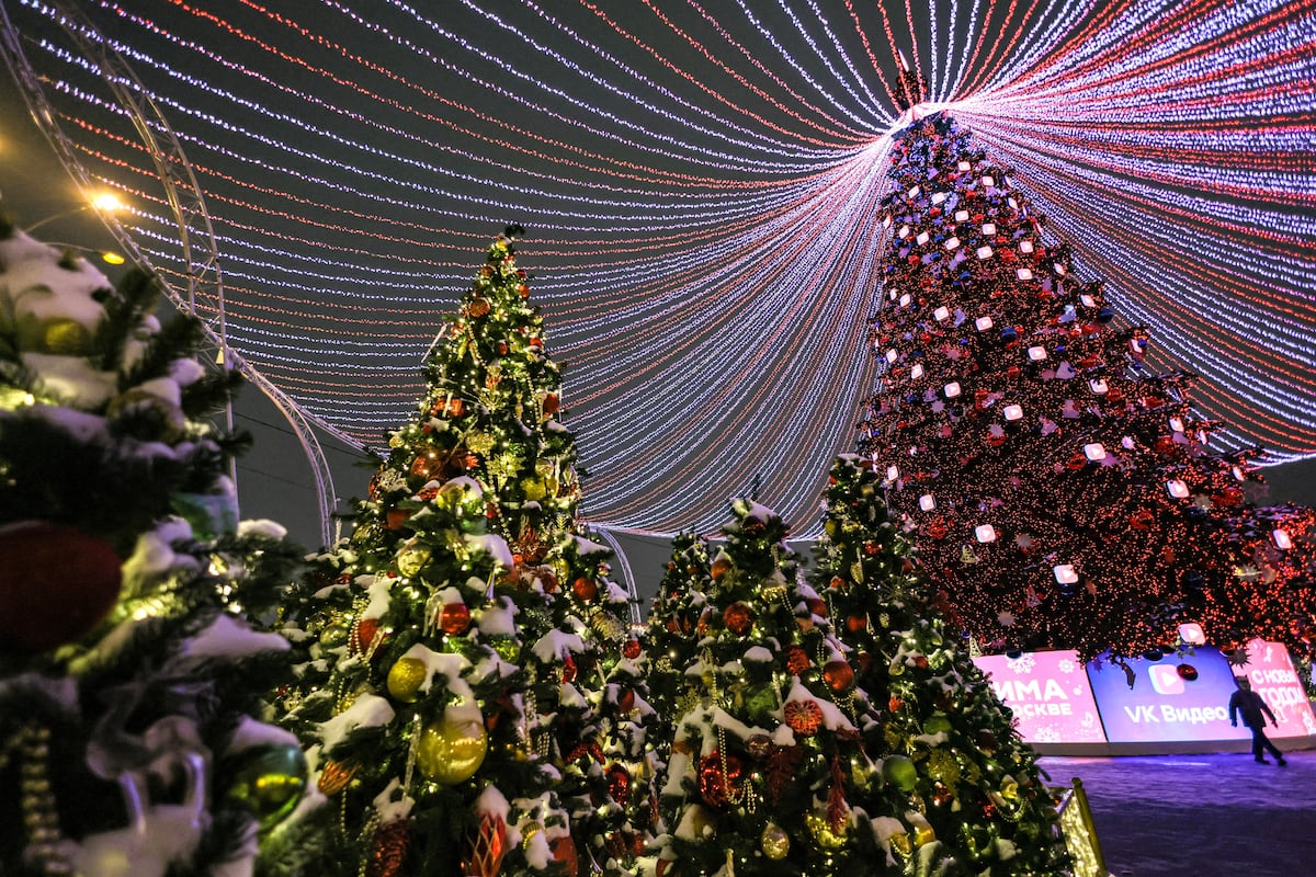 Así se ilumina el mundo para recibir la Navidad