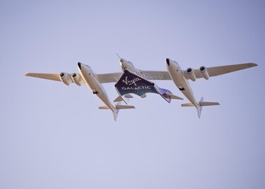 Virgin Galactic realizó su primer vuelo espacial comercial