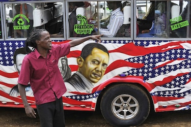 Kenia: en honor a Obama, bautizan a bebés con el nombre 'Air Force One'