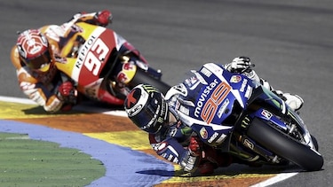 Jorge Lorenzo gana el pulso a Rossi en Valencia y logra su tercer Mundial MotoGP