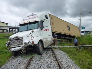 Suspenden servicio de tren de carga luego de accidente