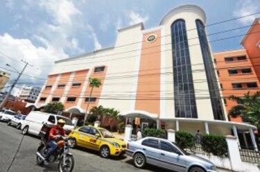 Médicos especialistas del Hospital Santo Tomás exigen una disculpa pública a la Cciap