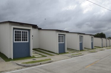 Promotores esperan recibir el pago del Fondo Solidario de Viviendas para poder reinvertir