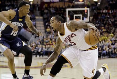 Love, LeBron y Smith se lucen en triunfo de Cavaliers