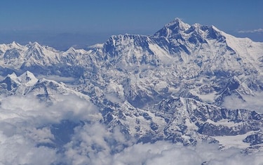 El Everest se enfrenta a un año récord de montañistas