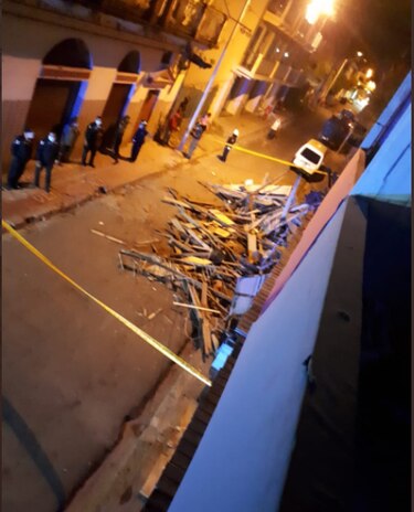 Tres heridos deja el colapso de un caserón en Santa Ana 