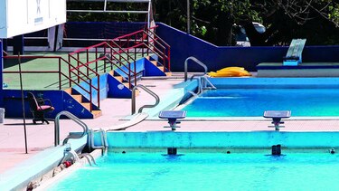 Extraen agua de piscina Eileen Coparropa para los culecos