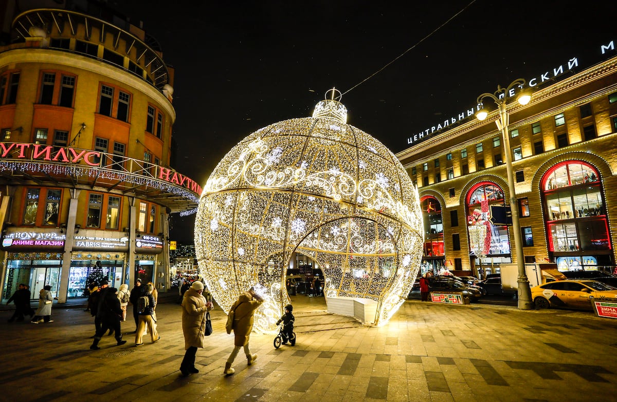 Así se ilumina el mundo para recibir la Navidad