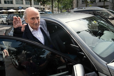 Joseph Blatter volverá a comparecer el martes ante la justicia suiza por pago a Michel Platini