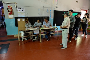 Argentina: Massa y Milei ya votaron en la segunda vuelta de las presidenciales