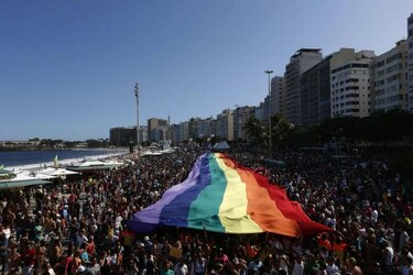 Miles de brasileños celebran en Río la marcha del Orgullo Gay