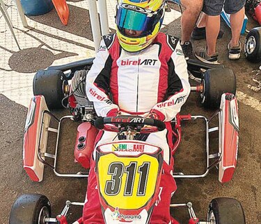 Pilotos panameños se entrenan en pista italiana