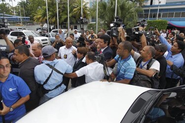 Protestas y empujones durante audiencia contra Alejandro Moncada Luna