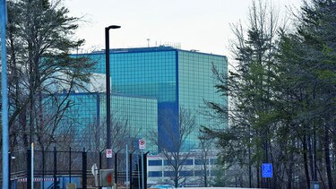 Tres heridos tras intento de ingreso a sede de NSA