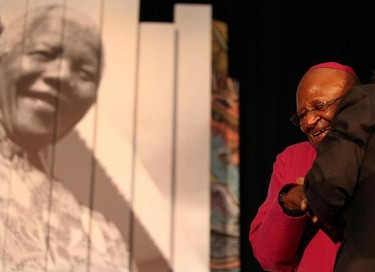 Siguen los homenajes a Mandela en su octavo día en estado crítico
