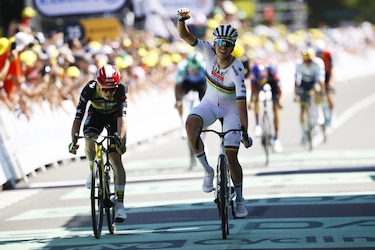 Tour de Francia: La batalla entre Pogacar y Vingegaard fuera de la ruta