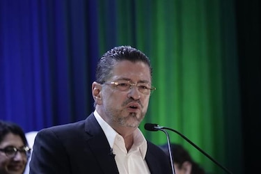El presidente Rodrigo Chaves dice que en Costa Rica hay periodistas ‘sicarios políticos’